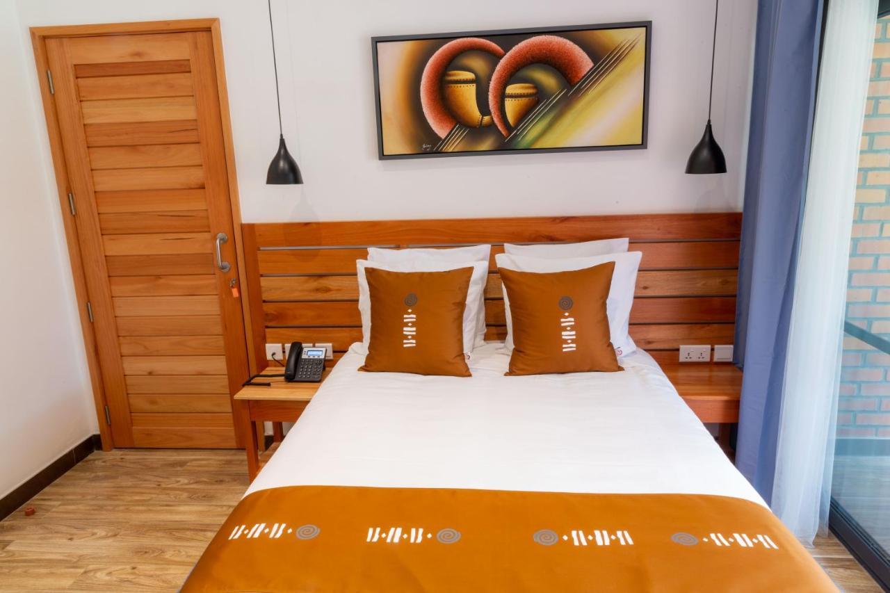 Hotel Chez Lando คิกาลี ภายนอก รูปภาพ