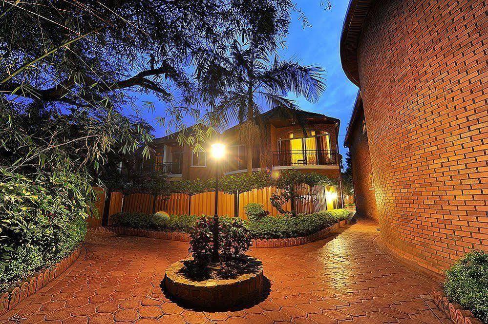 Hotel Chez Lando คิกาลี ภายนอก รูปภาพ