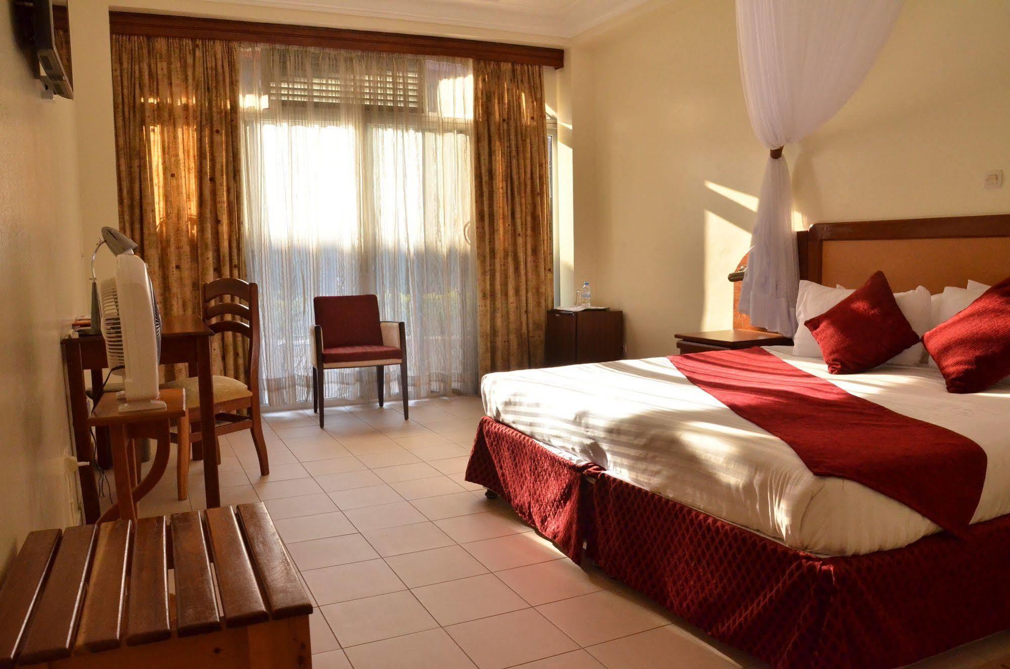 Hotel Chez Lando คิกาลี ภายนอก รูปภาพ