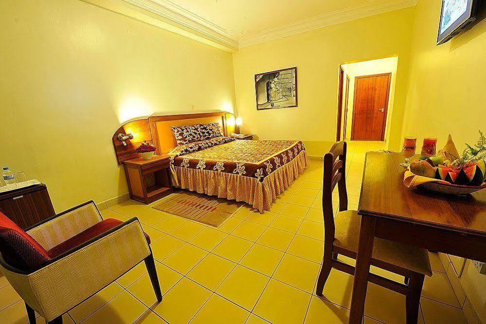 Hotel Chez Lando คิกาลี ภายนอก รูปภาพ